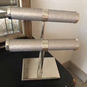 Double bar jewelry stand